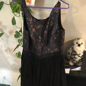 Emily and Fin Abigail Floral Jacquard Pleated Dress Size UK 14 (Large)